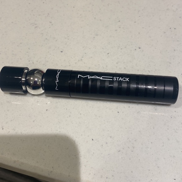 Full size MAC Stack Mascara and Eyeliner Duo - Picture 2 of 5